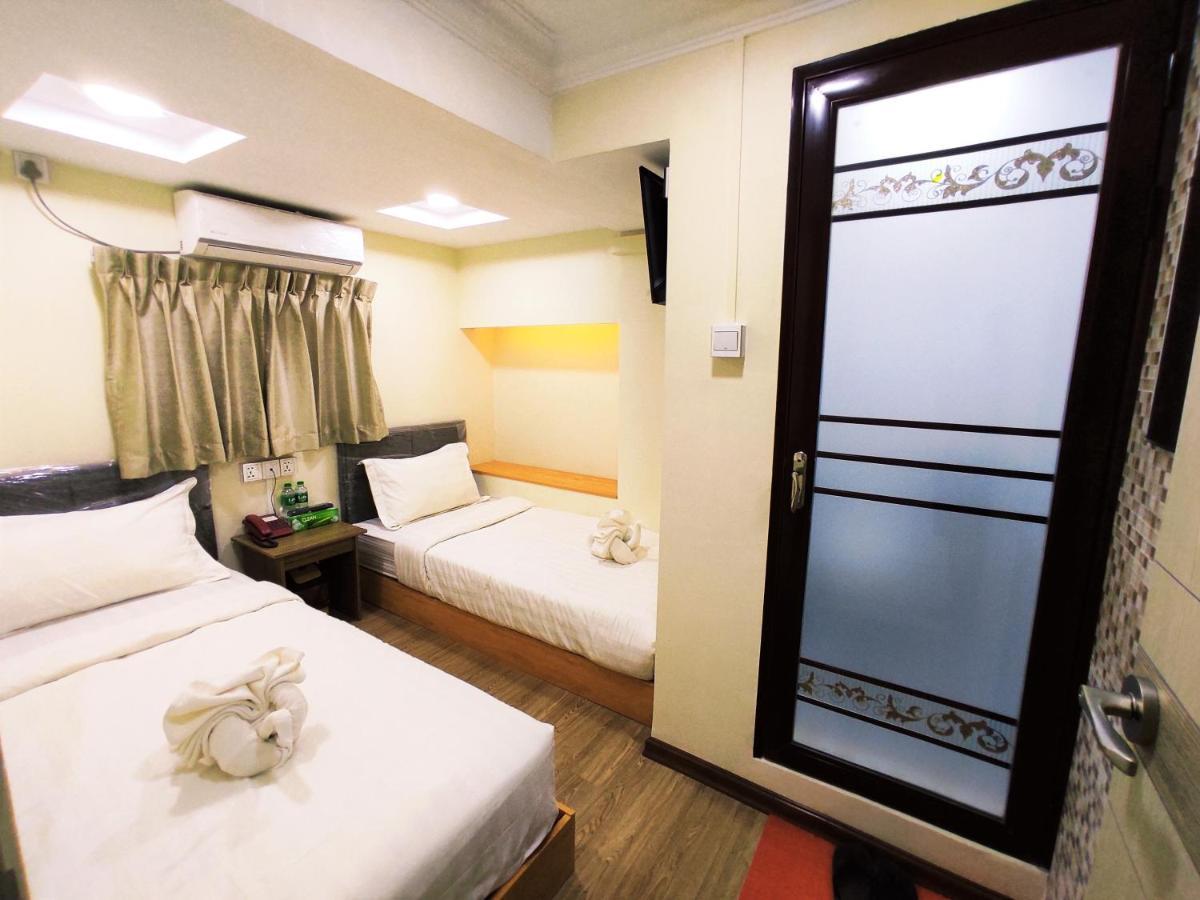 November Hostel Yangon Exterior foto