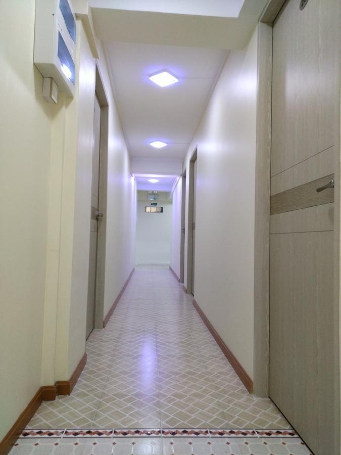November Hostel Yangon Exterior foto
